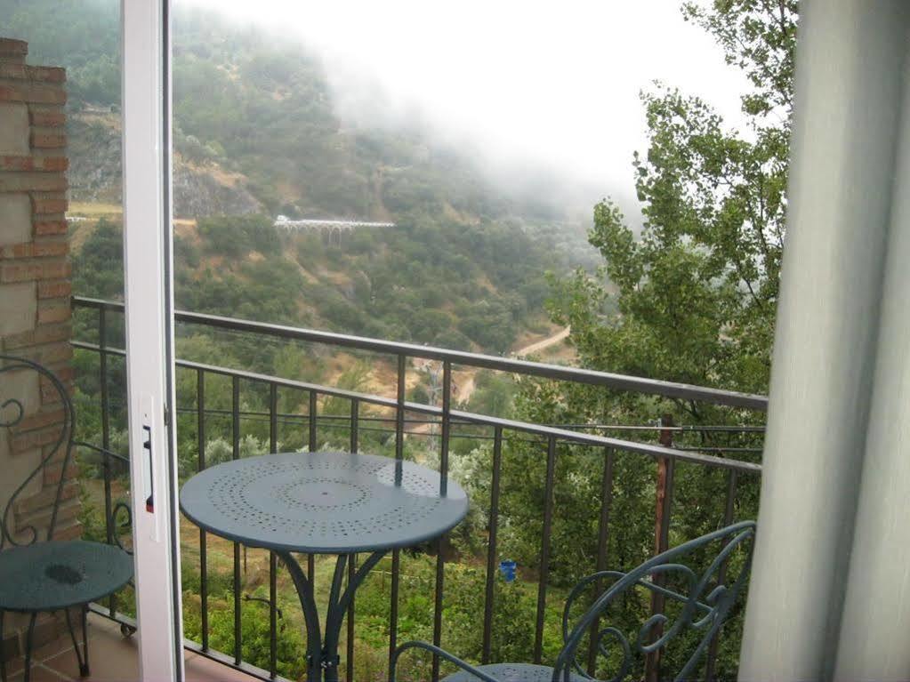 Hotel San Julian Burunchel ภายนอก รูปภาพ